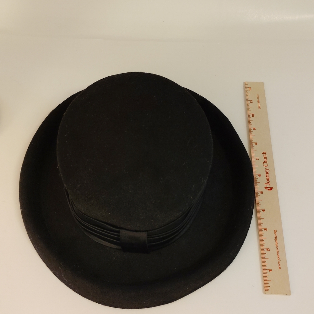 Elegant Black Hat - Picture 5 of 7